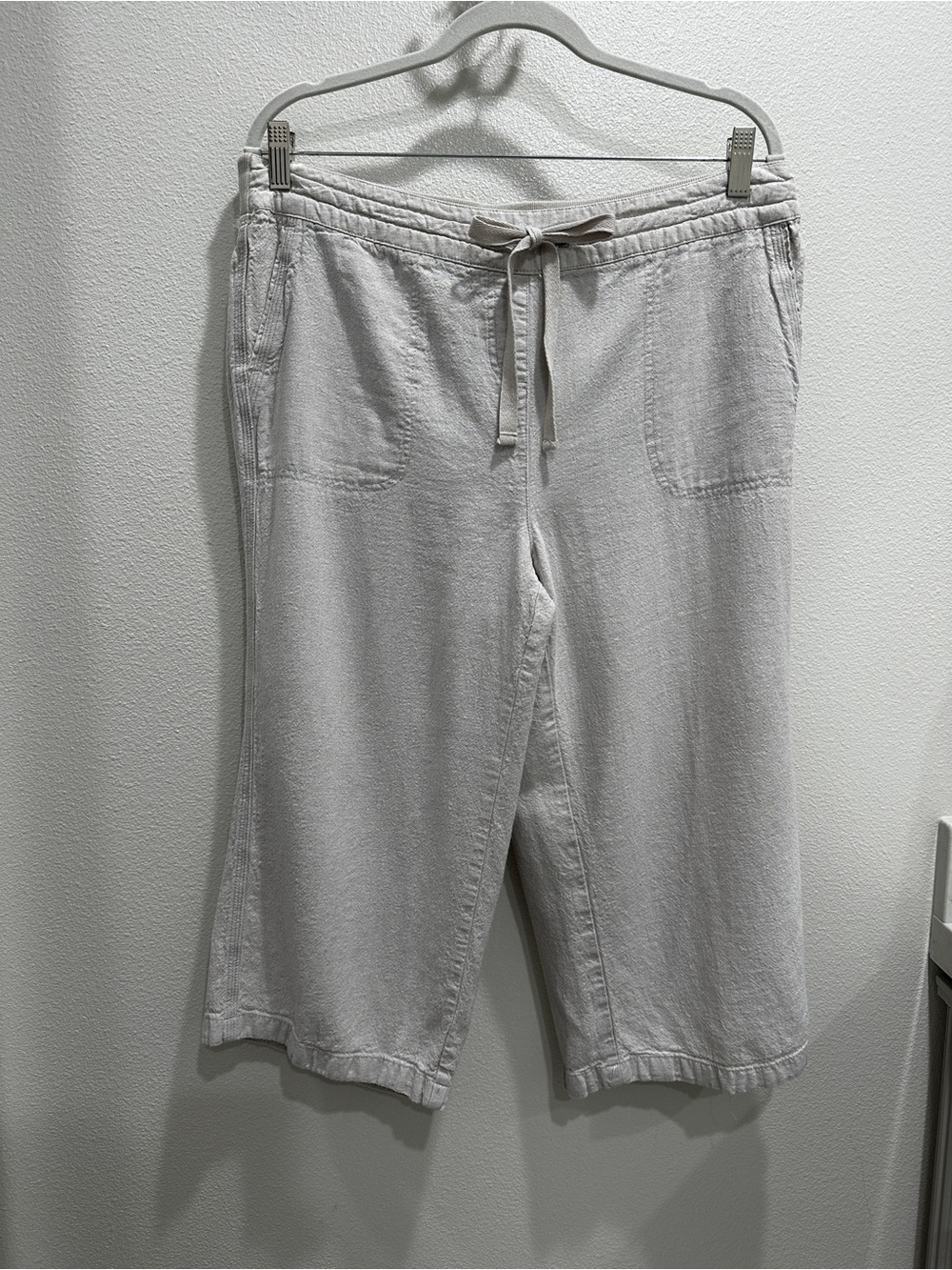 Per Se Sand/Light Grey Drawstring Linen Blend Capris Women’s Size L